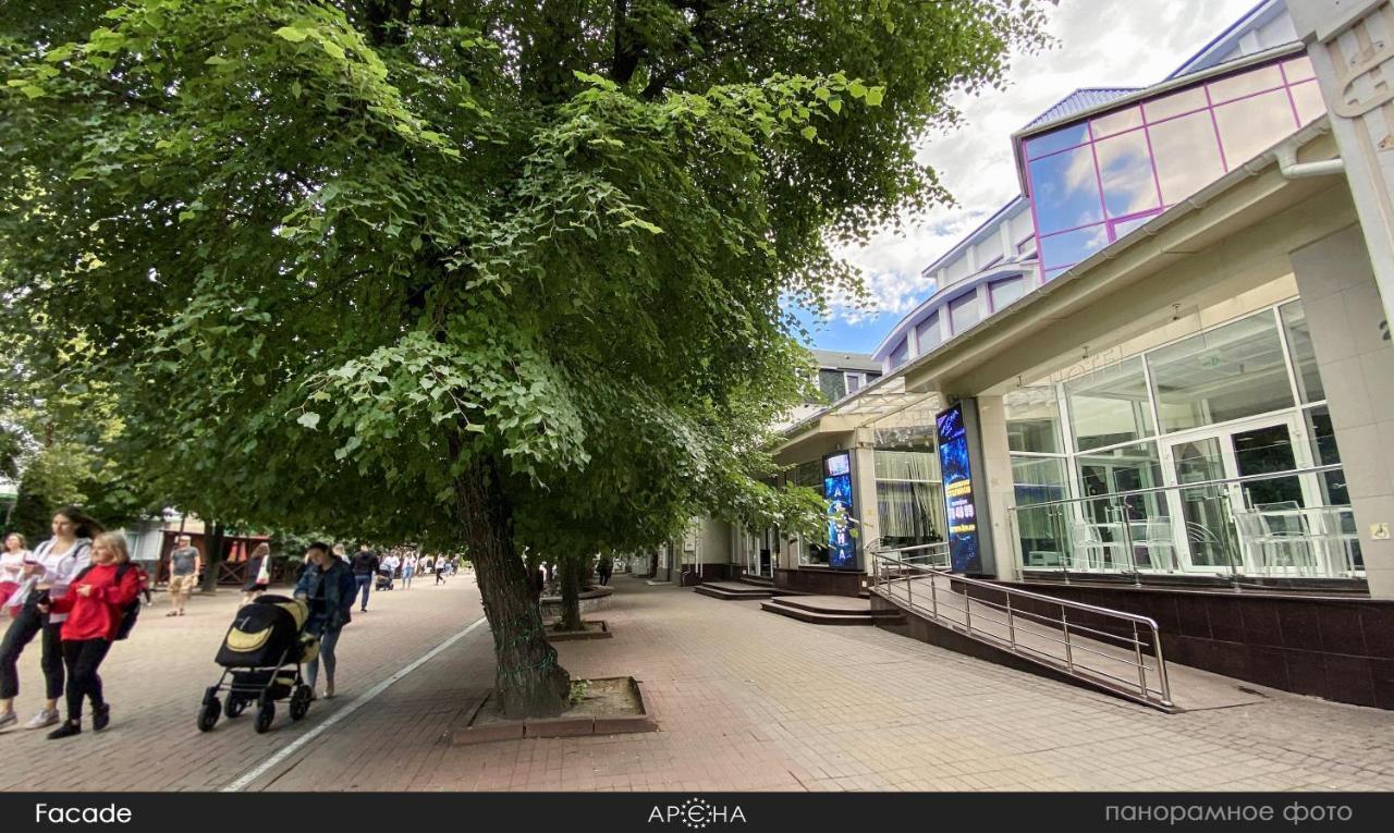 Arena Hotel Khmelʼnytsʼkyy Екстериор снимка