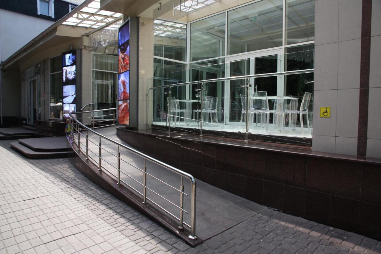 Arena Hotel Khmelʼnytsʼkyy Екстериор снимка
